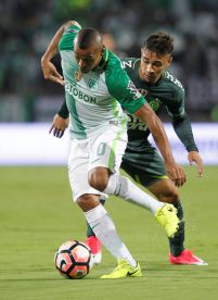 Soccer Football - Colombia's Atletico Nacional v Brazil's Chapecoense - Recopa Sudamericana final- Atanasio Girardot stadium, Medellin, Colombia - 10/5/17. Macnelly Torres (L) of Atletico Nacional and Joao Pedro of Chapecoense in action. REUTERS/Fredy Builes